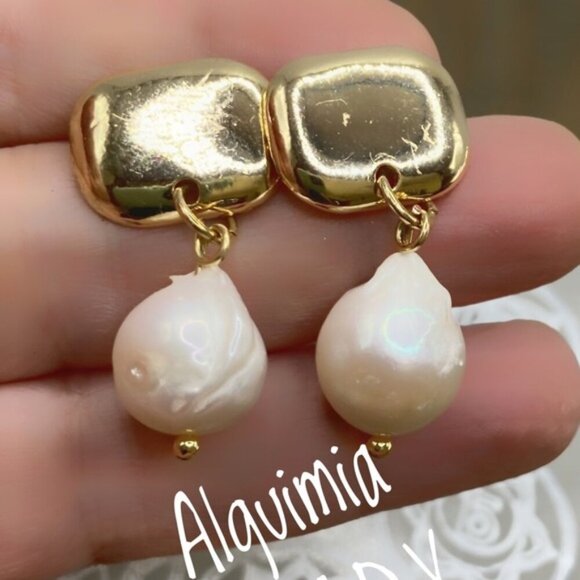 Alquimia Gold and Pearl Earrings